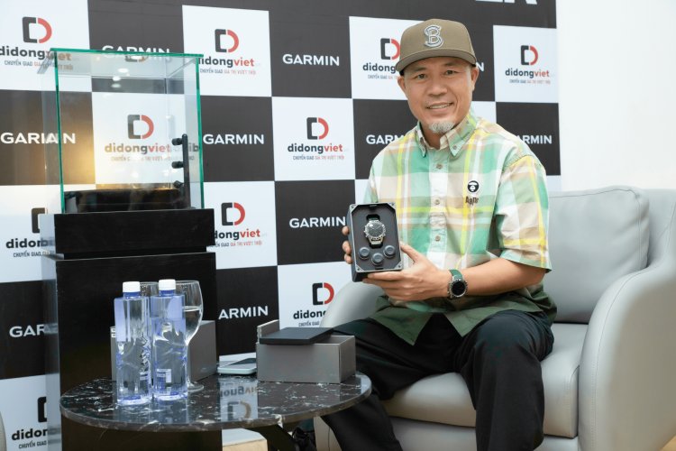 Nhạc sĩ Huy Tuấn mua đồng hồ thông minh chuyên cho golfer