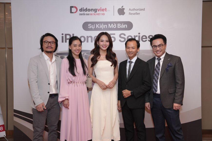 Hoa hậu Mai Phương, nhạc sĩ Nguyễn Văn Chung tham dự đêm mở bán iPhone 15 series