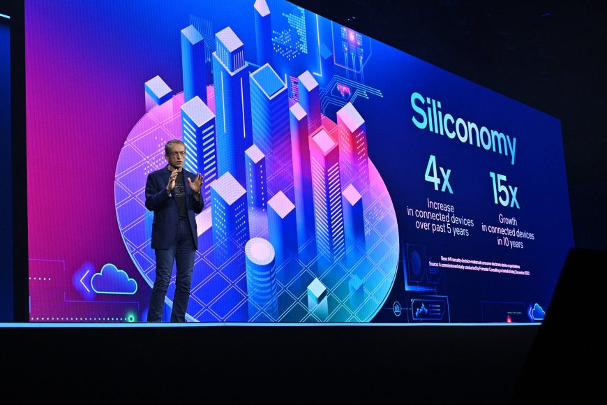 Intel hỗ trợ các nhà phát triển phổ cập AI