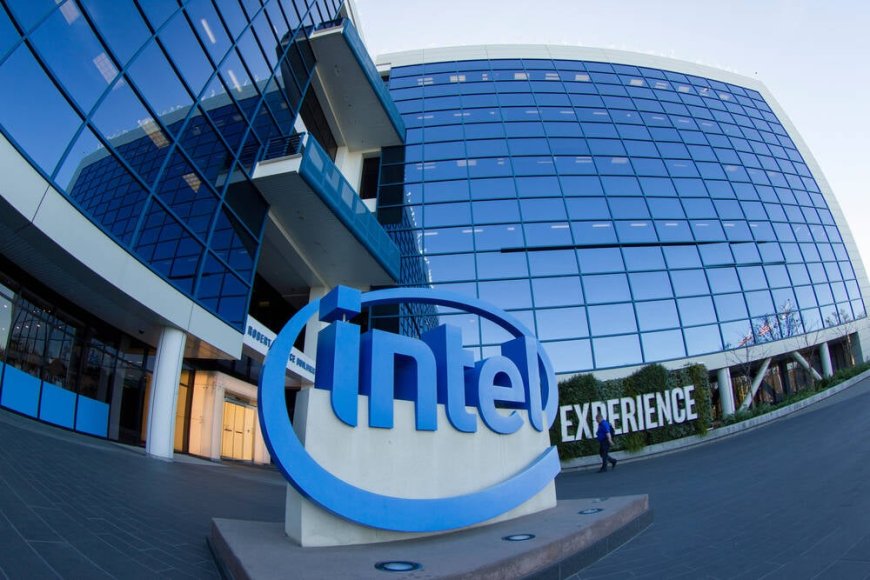 Intel mở rộng Chương trình Xúc tiến AI PC