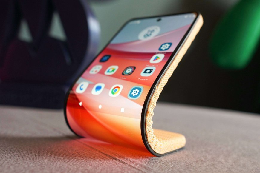 Motorola trình diễn điện thoại uốn cong như phim viễn tưởng