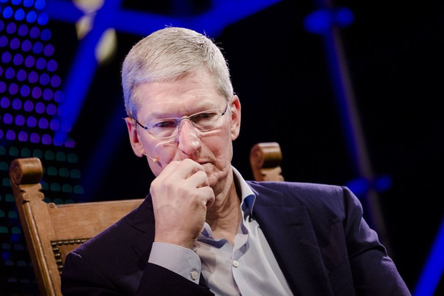 Tim Cook phát ngôn hớ hên, Apple 'bốc hơi' gần 500 triệu USD