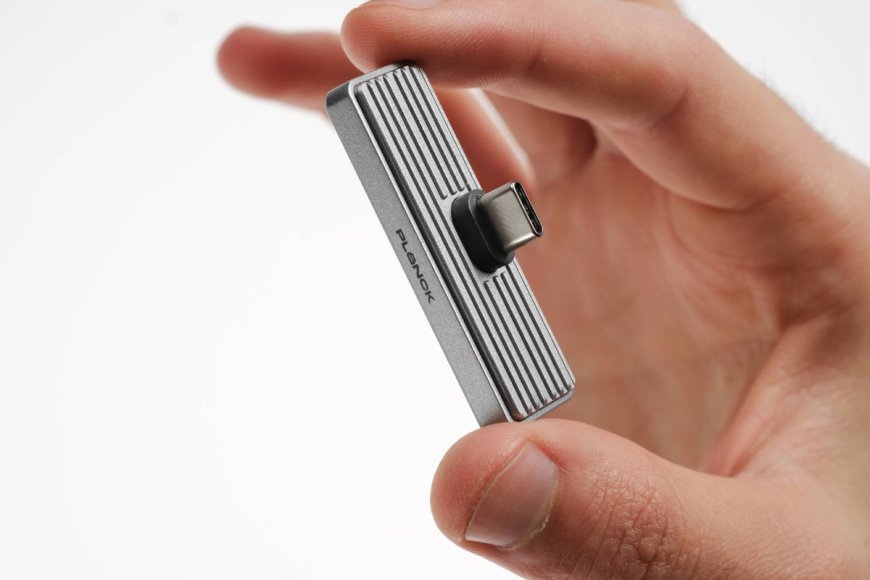Ổ SSD di động nhỏ nhất thế giới, chỉ bằng ngón tay