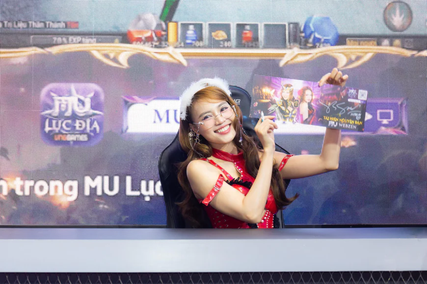 GameVerse 2025: Ninh Dương Lan Ngọc rực rỡ cùng MU Lục Địa VNG