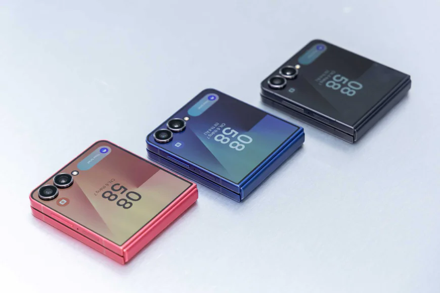 Samsung Galaxy Z Flip7: Siêu phẩm AI nhỏ gọn với màn hình FlexWindow tràn viền