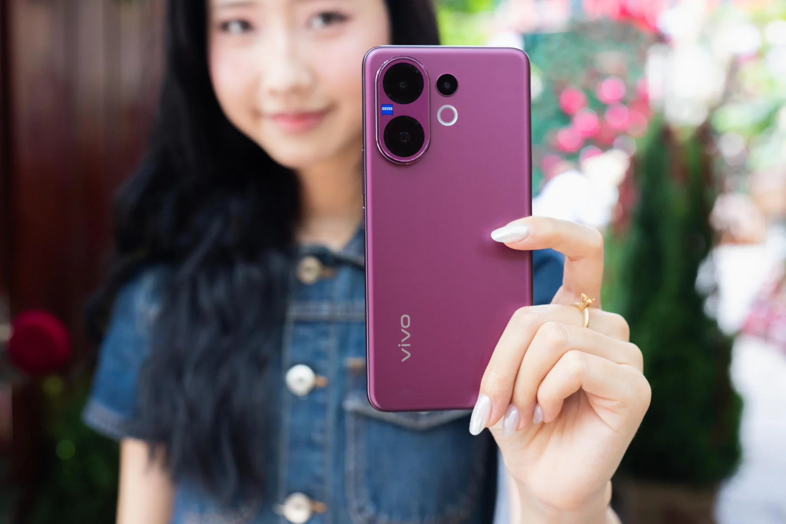 vivo V60: Thiết kế đẹp, nhiều tính năng thú vị nhưng 'cấu hình' chưa xứng tầm giá