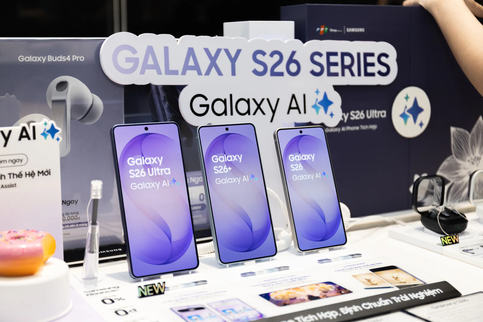 Samsung Galaxy S26 series tạo sức hút lớn trong ngày đầu lên kệ tại FPT Shop