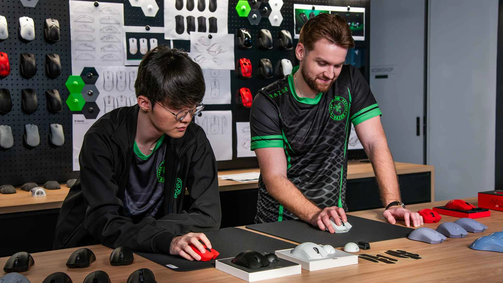 Razer trình làng Viper V4 Pro và Gigantus V2 Pro