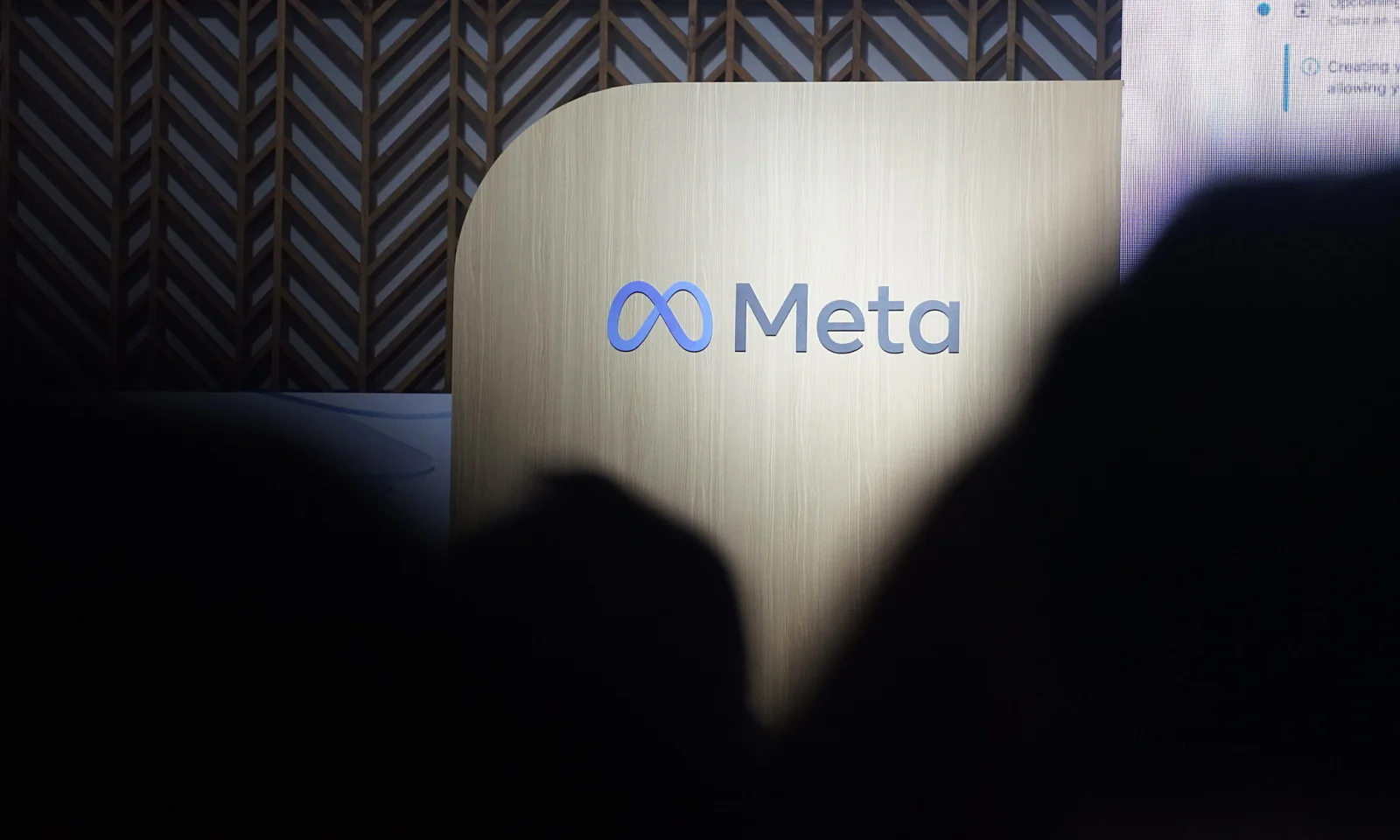 Meta triệt phá các mạng lưới quảng cáo lừa đảo tại Việt Nam