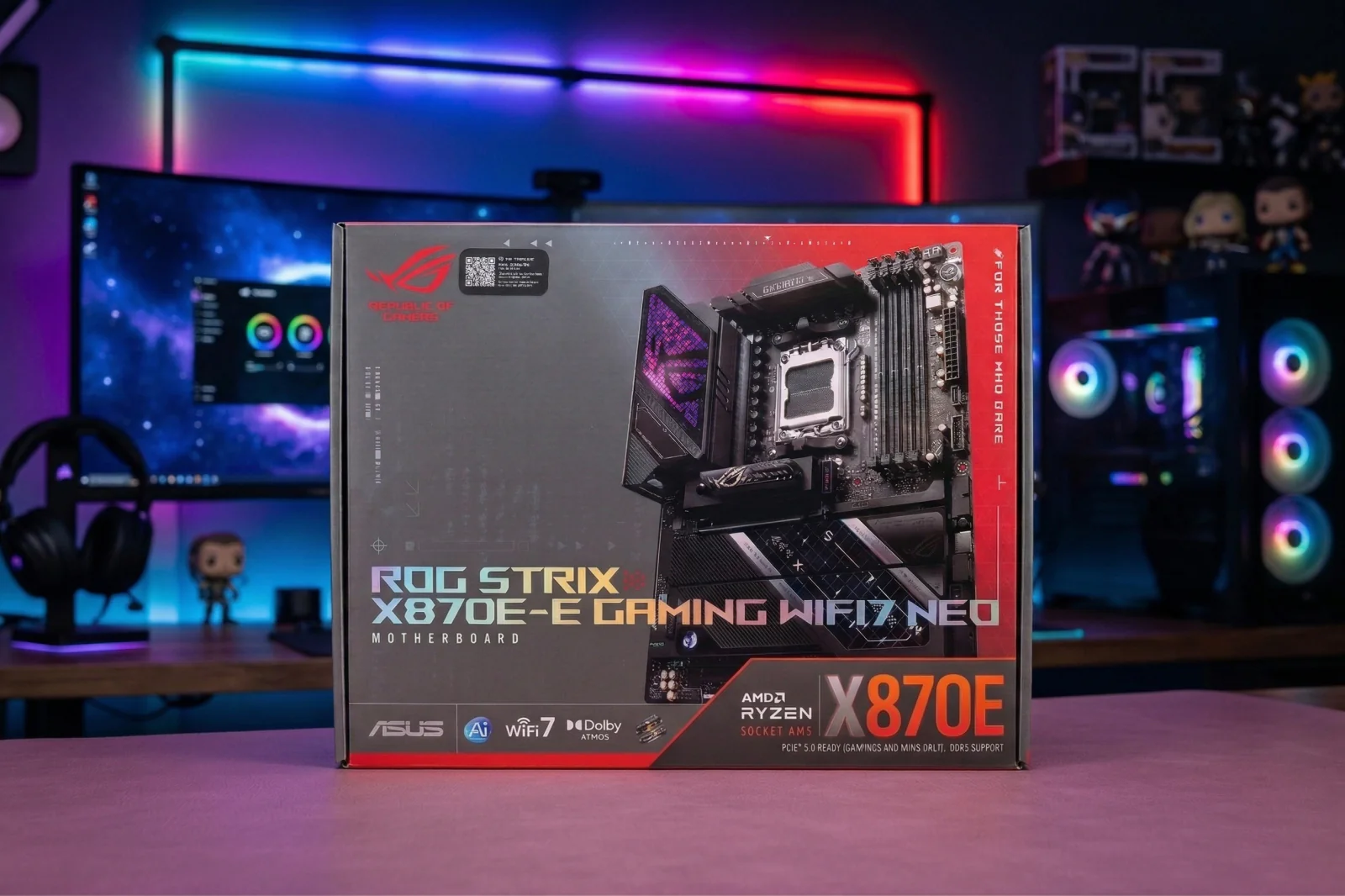 Trên tay ROG Strix X870E-E Gaming WiFi7 Neo