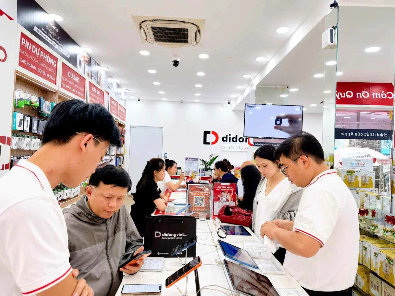 Di Động Việt đẩy mạnh thu máy cũ