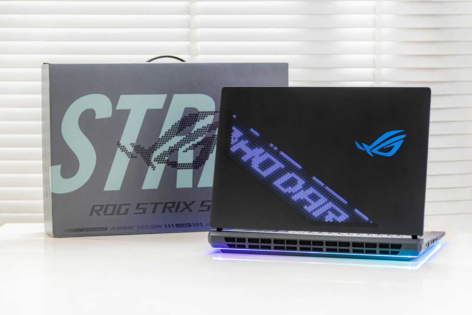 Laptop ROG Strix SCAR 18 2026 giá gần 180 triệu đồng