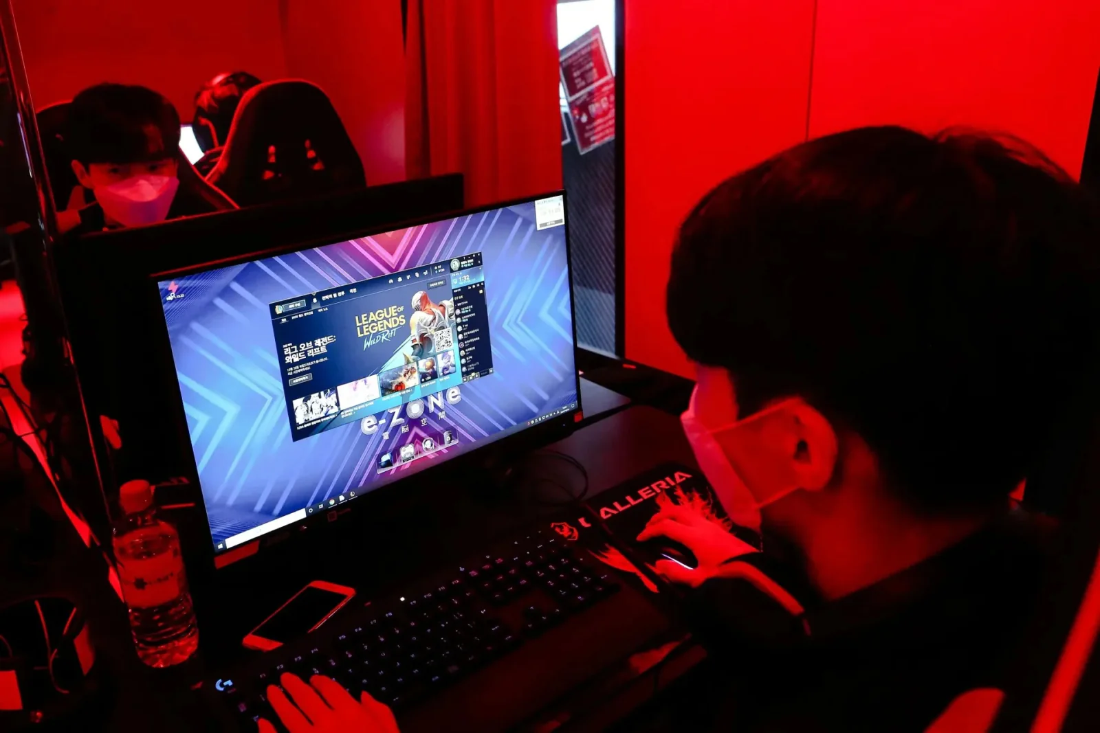 Hiệp hội quán net kiện Riot Games