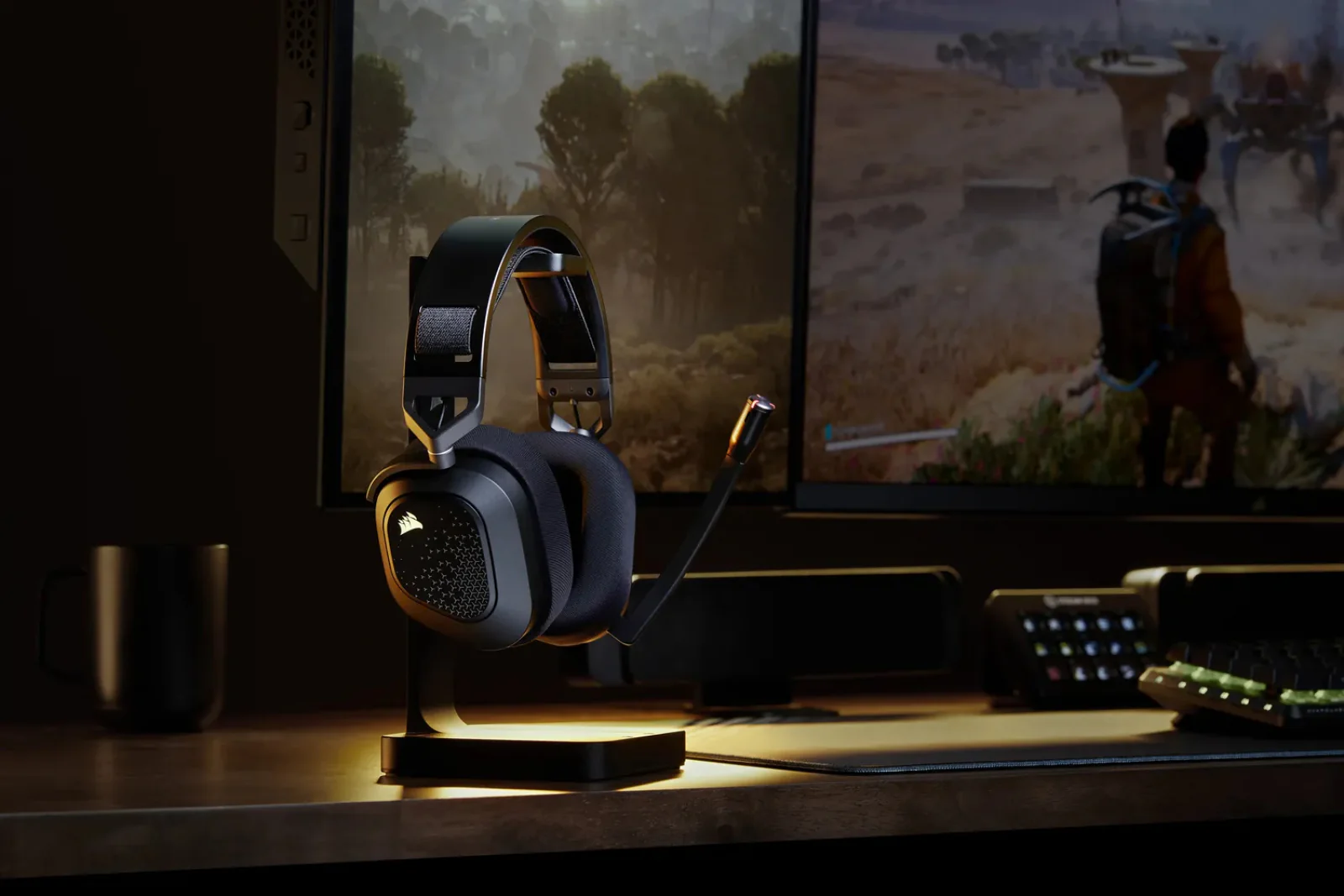 CORSAIR trình làng tai nghe gaming HS80 v2 MAX WIRELESS