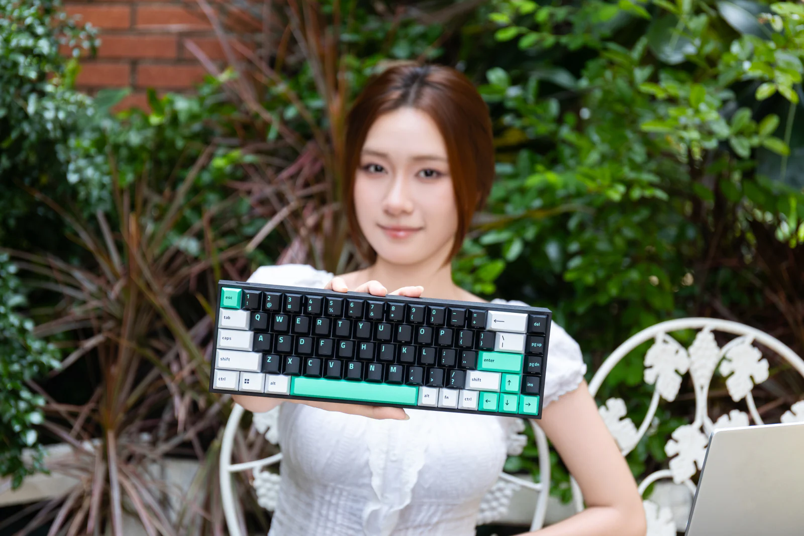 Razer Reclusa X Mini 65%: Nỗ lực chiều lòng dân chơi custom hay chiêu bài tối ưu chi phí?
