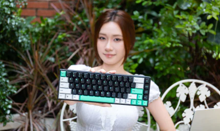 Razer Reclusa X Mini 65%: Nỗ lực chiều lòng dân chơi custom hay chiêu bài tối ưu chi phí?